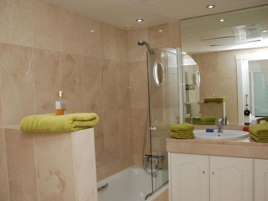 D12 Espectacular Y Moderno Apartamento En Primera Linea - Estepona - Sinfonia Del Mar Esterno foto